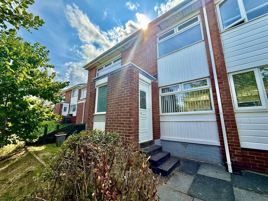 Property photo 1 of 16 External