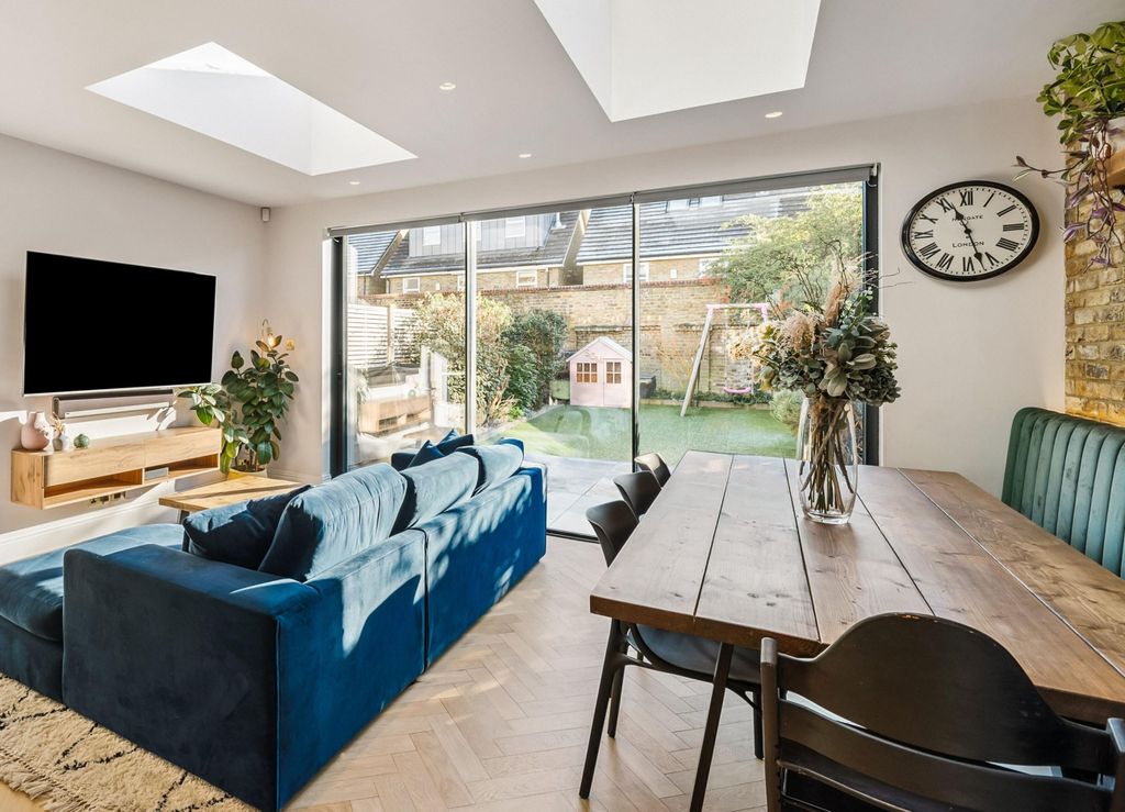 Property photo 2 of 20 Image