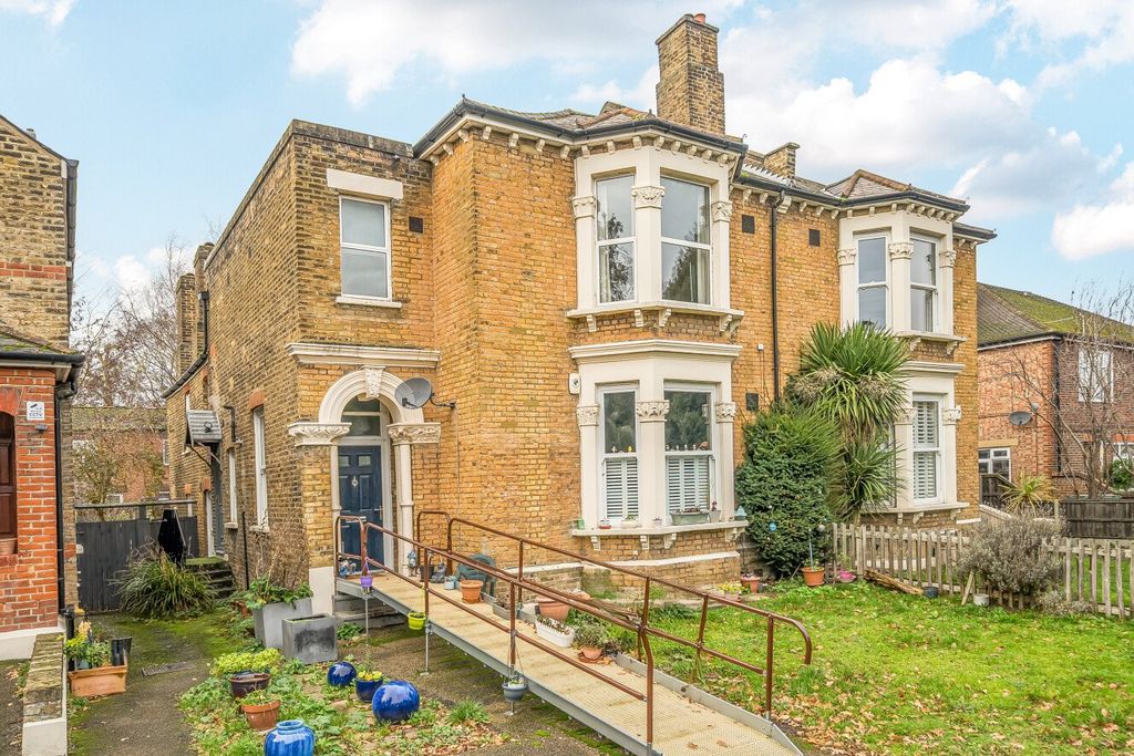 Property photo 1 of 22 Picture No. 13