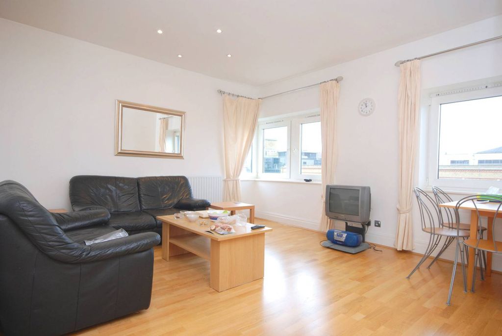 Property photo 1 of 6