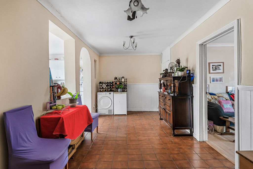 Property photo 3 of 11 Dining Room