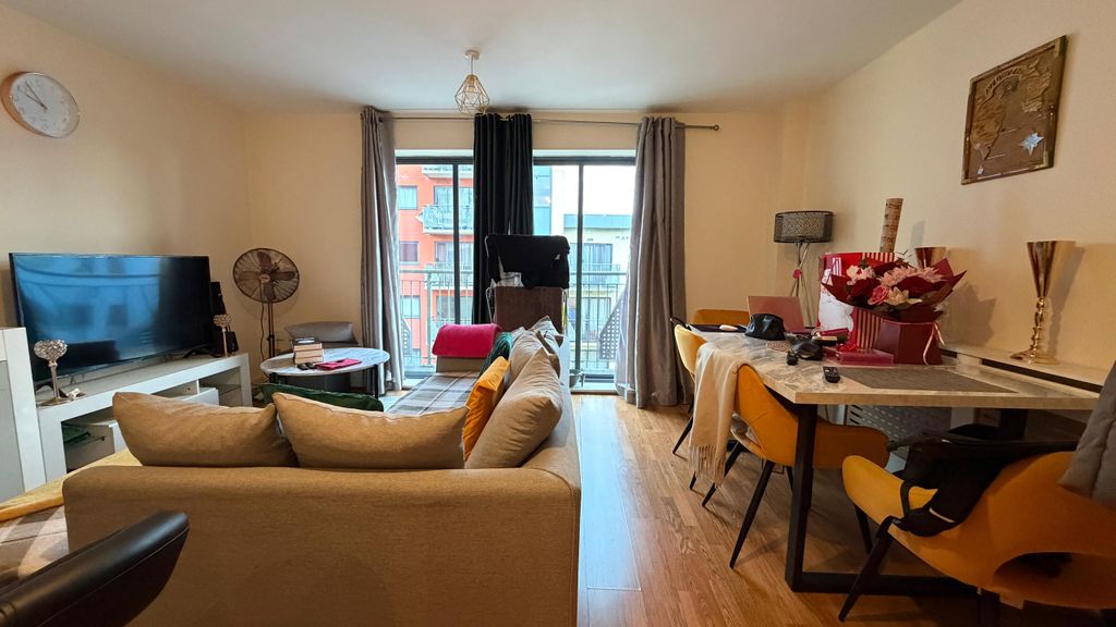 Property photo 3 of 9