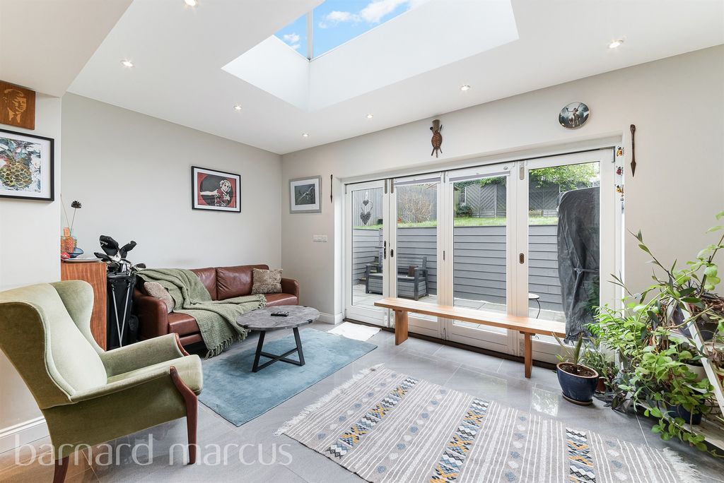 Property photo 3 of 16