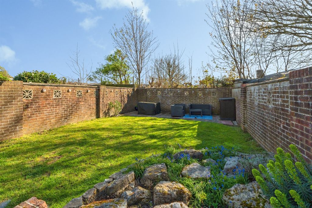 Property photo 3 of 20