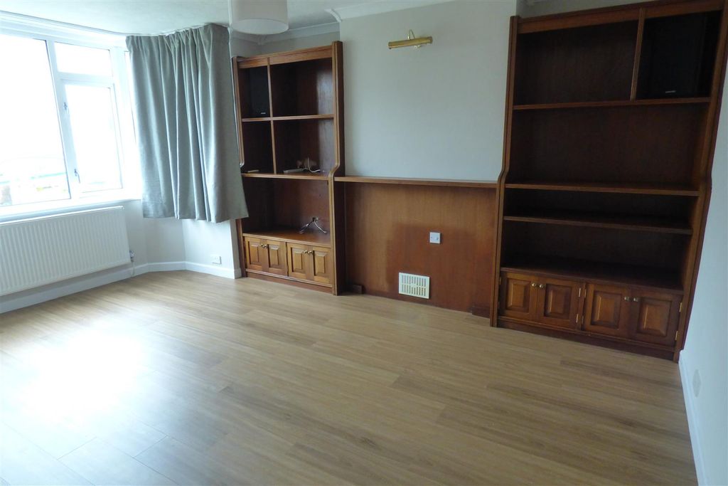 Property photo 2 of 16 P1400577.Jpg