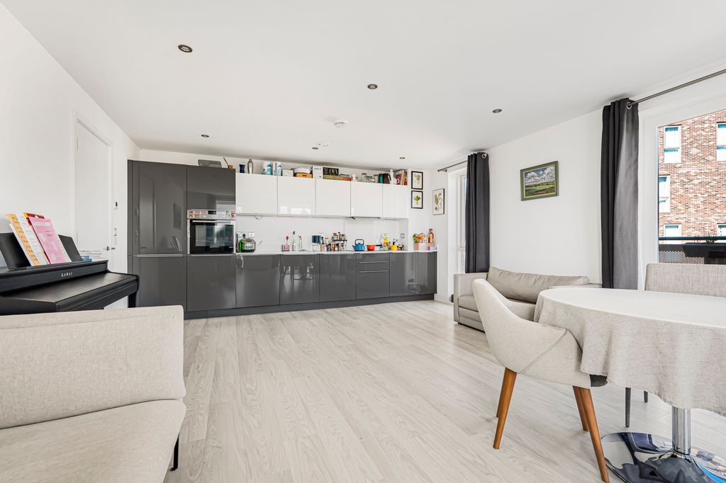 Property photo 2 of 24 2164294