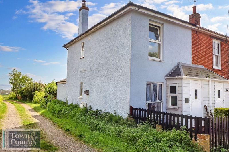 Property photo 1 of 27 Hurst Green