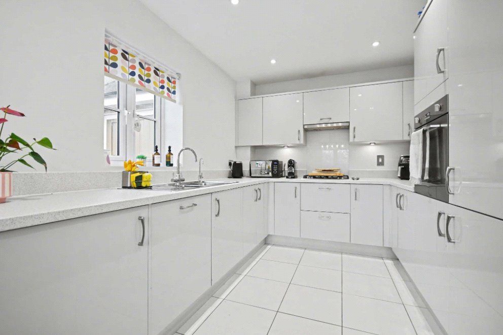 Property photo 3 of 11 3