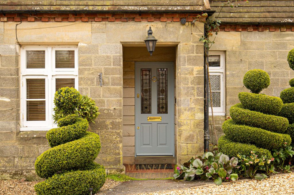 Property photo 3 of 40