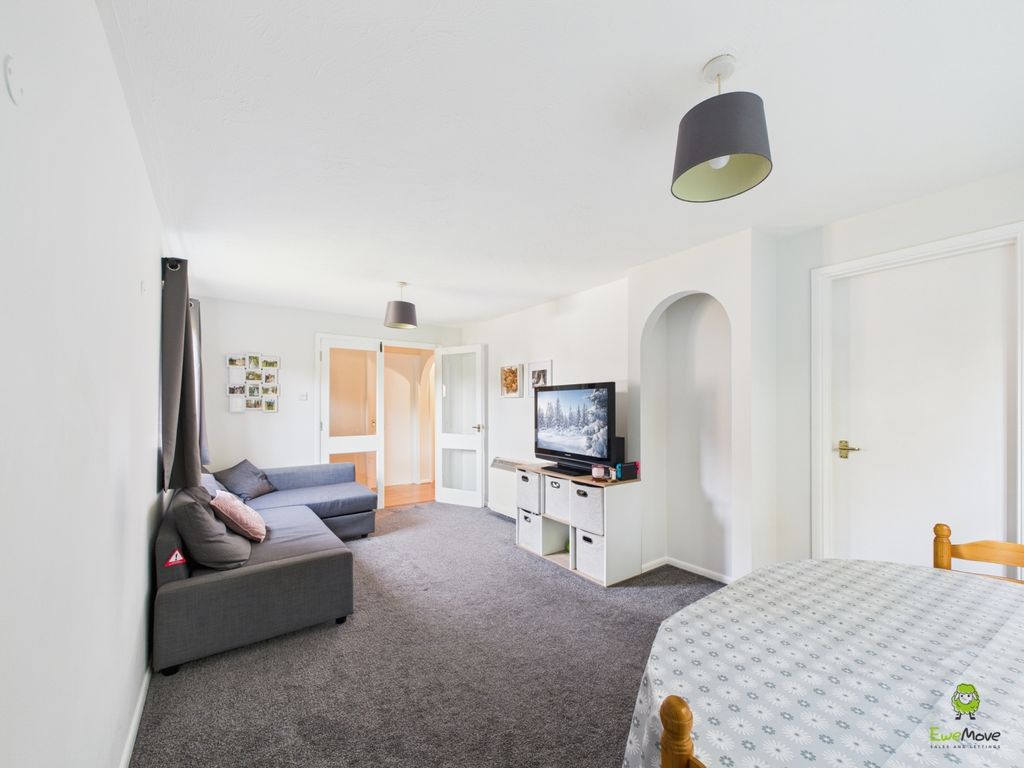 Property photo 2 of 8 Presented By Robert At Ewemove Bexleyheath And Dar