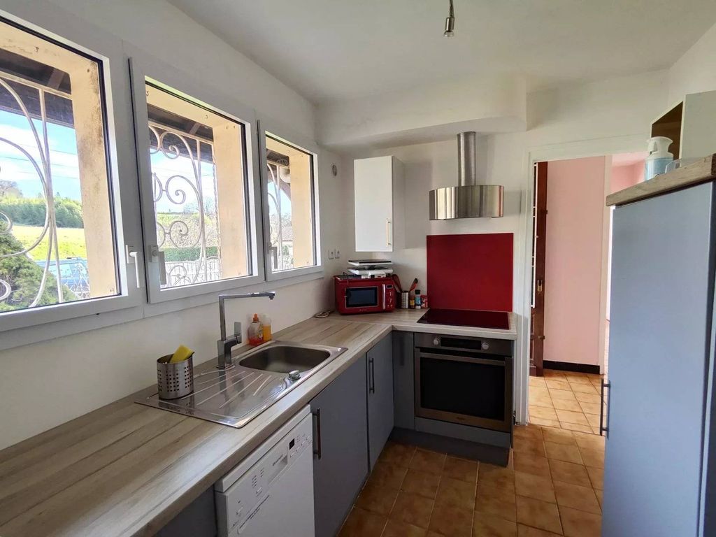 Property photo 3 of 10