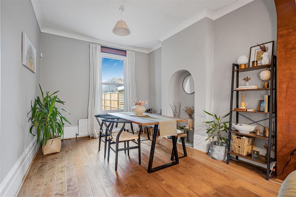 Property photo 3 of 20