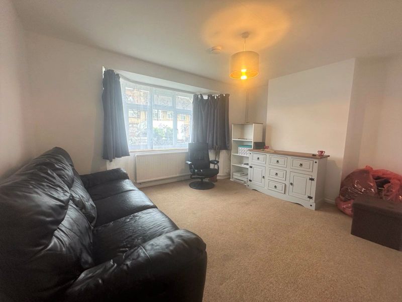 Property photo 3 of 7 Photo 7