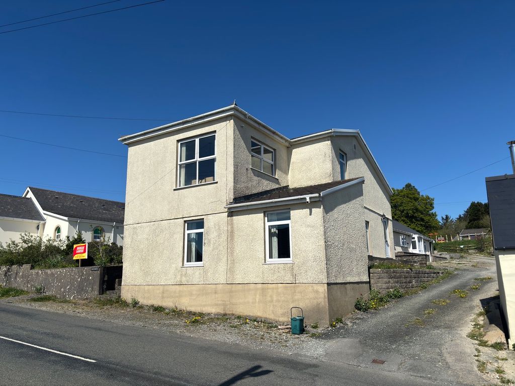 Property photo 1 of 12