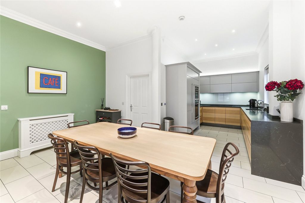 Property photo 3 of 22 Picture No. 18