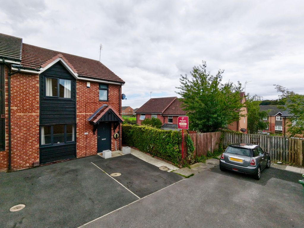 Property photo 1 of 16 External