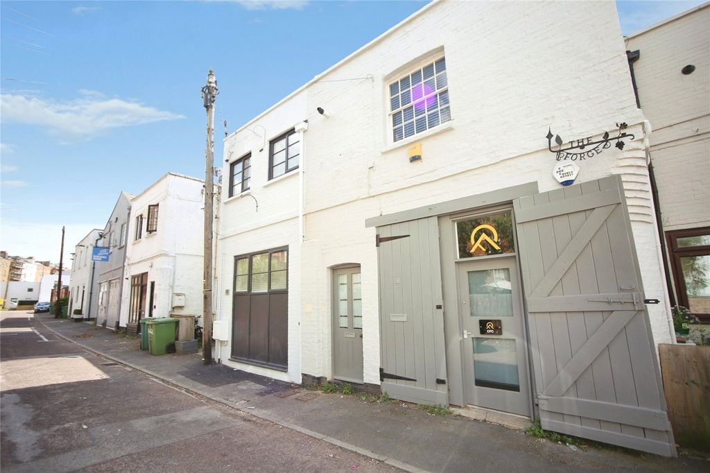Property photo 2 of 7 Picture No. 22