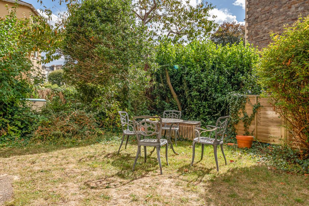 Property photo 2 of 22 Garden