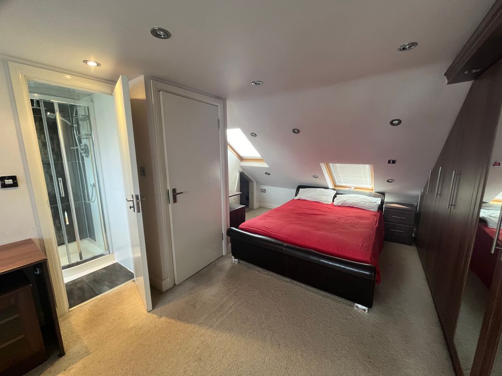 Property photo 1 of 8 45 Bas-7