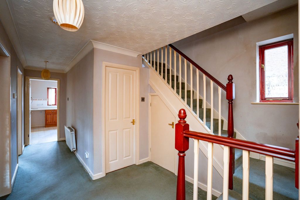 Property photo 3 of 19
