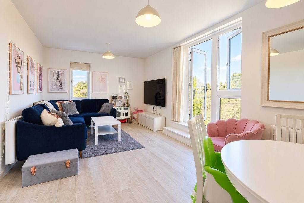 Property photo 1 of 12 Open Plan Living Room