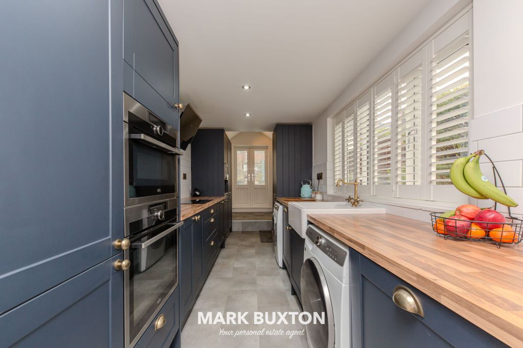 Property photo 2 of 36