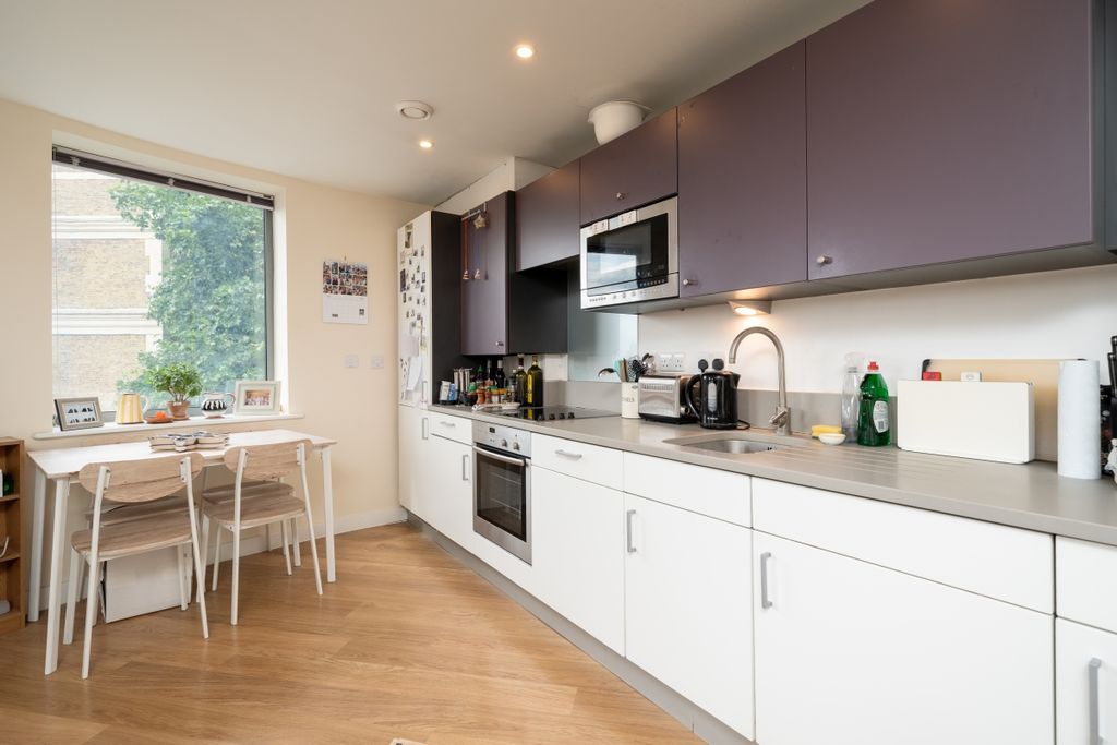 Property photo 2 of 10 Gedling Court 9 (...