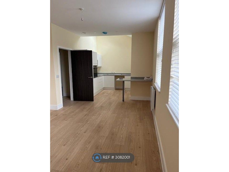 Property photo 1 of 7 Lounge Kitchen