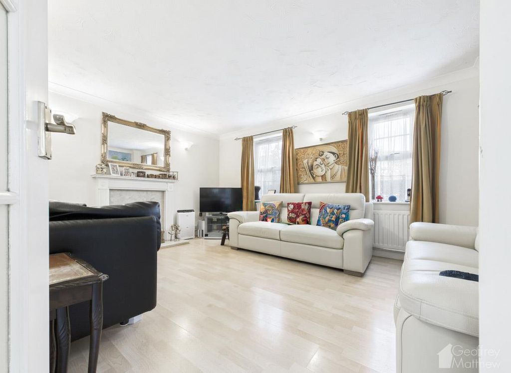 Property photo 2 of 24 Envato-Labs-Image-Edit (1).Jpg