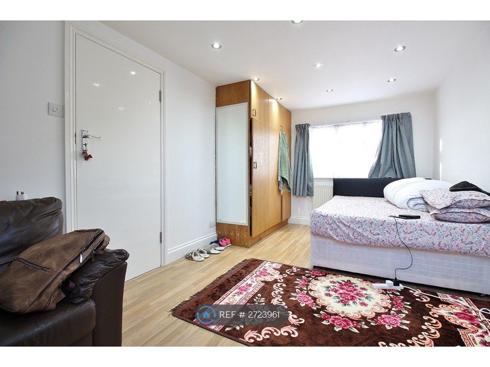 Property photo 3 of 5 Loft Bedroom