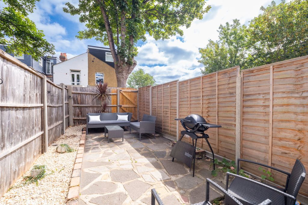 Property photo 3 of 11