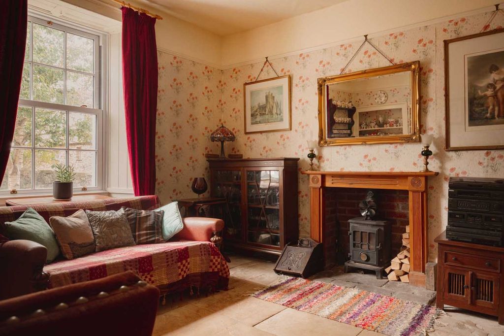 Property photo 2 of 19