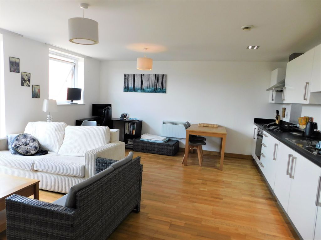 Property photo 3 of 7