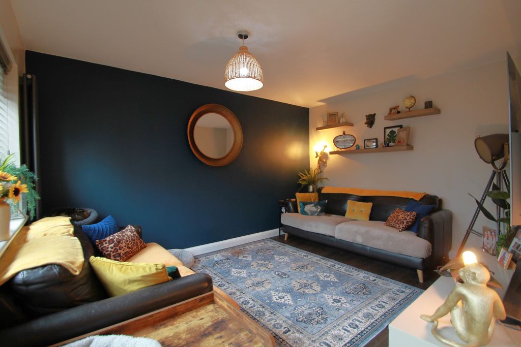 Property photo 1 of 24 Living Room