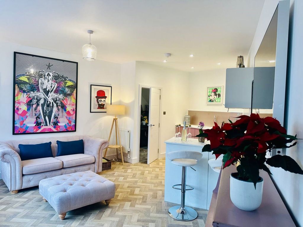 Property photo 3 of 13 Image