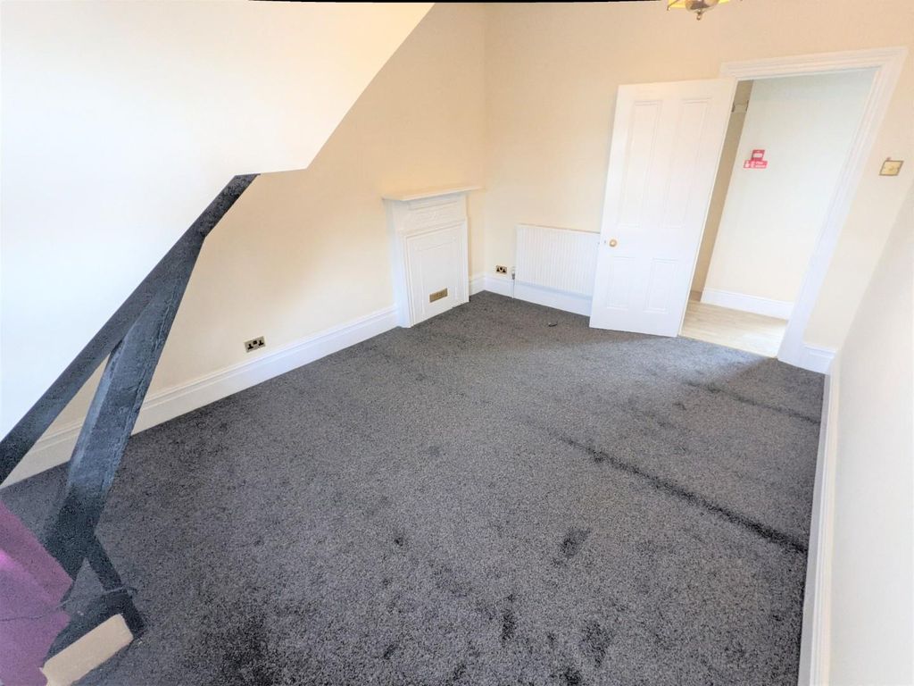 Property photo 2 of 12 Bedroom One (3).Jpg