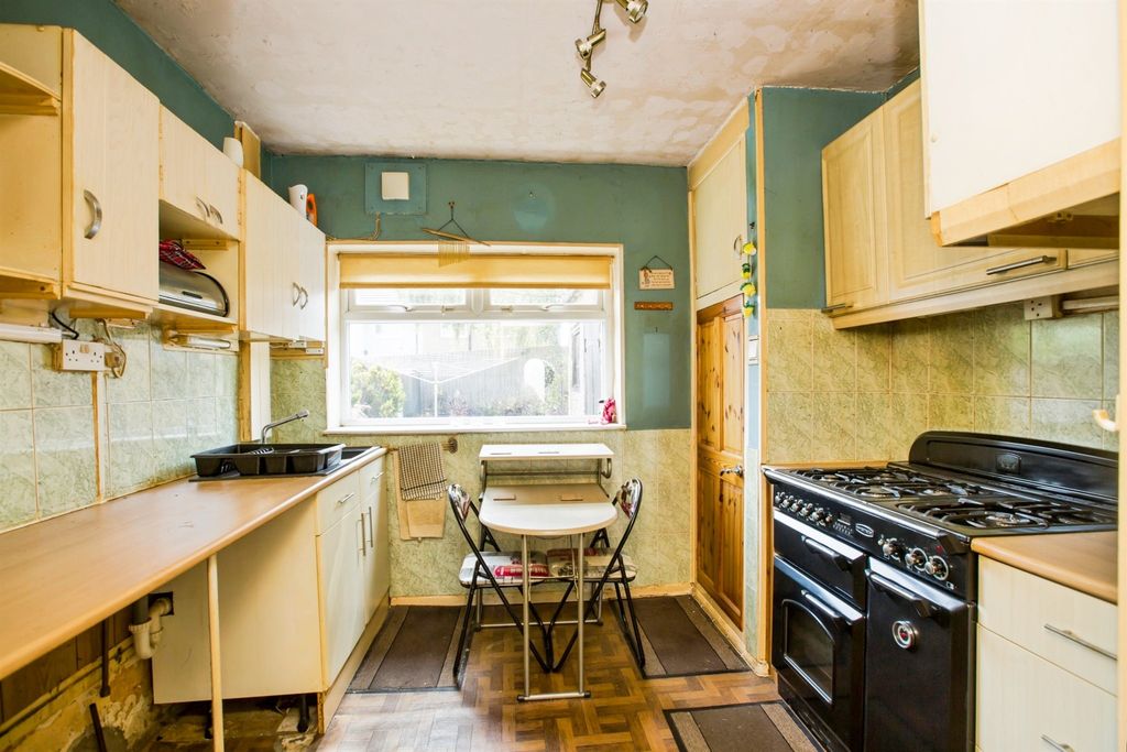 Property photo 3 of 18