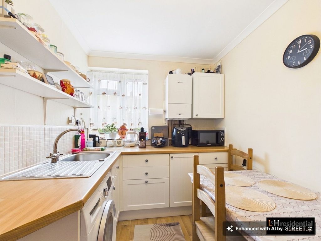 Property photo 2 of 5