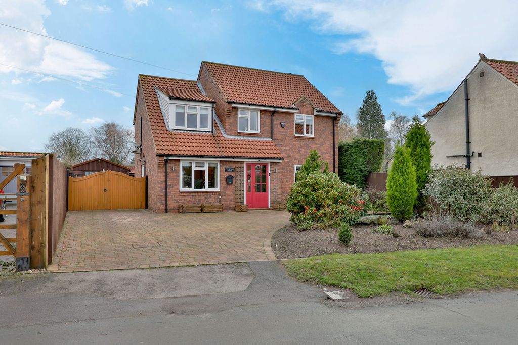 Property photo 1 of 40