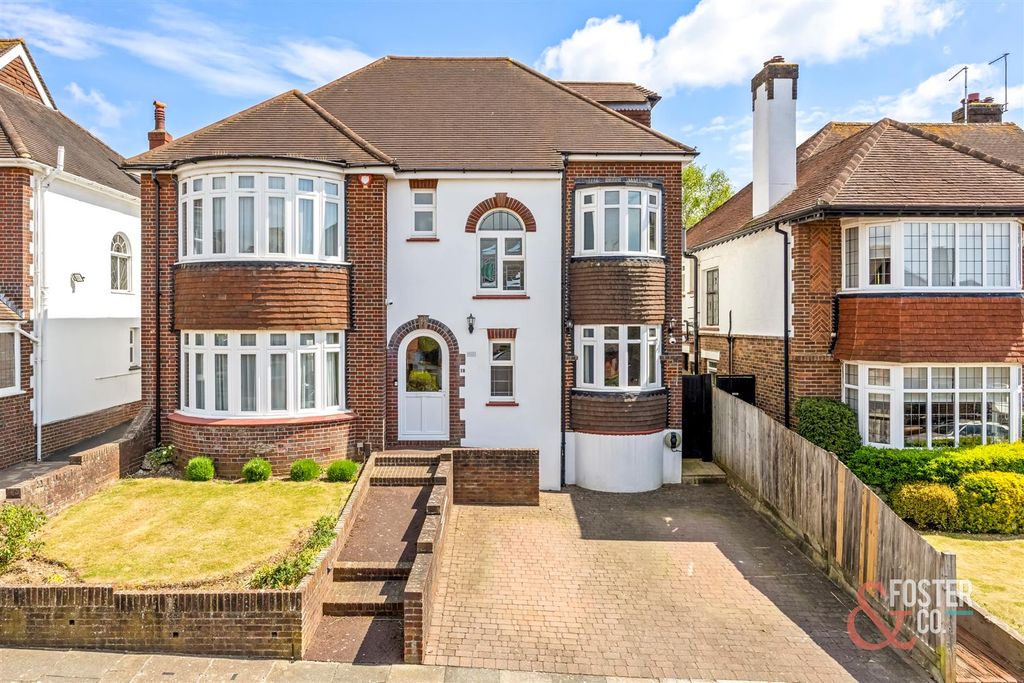 Property photo 1 of 22 Hove Park Way 18-003.Jpg