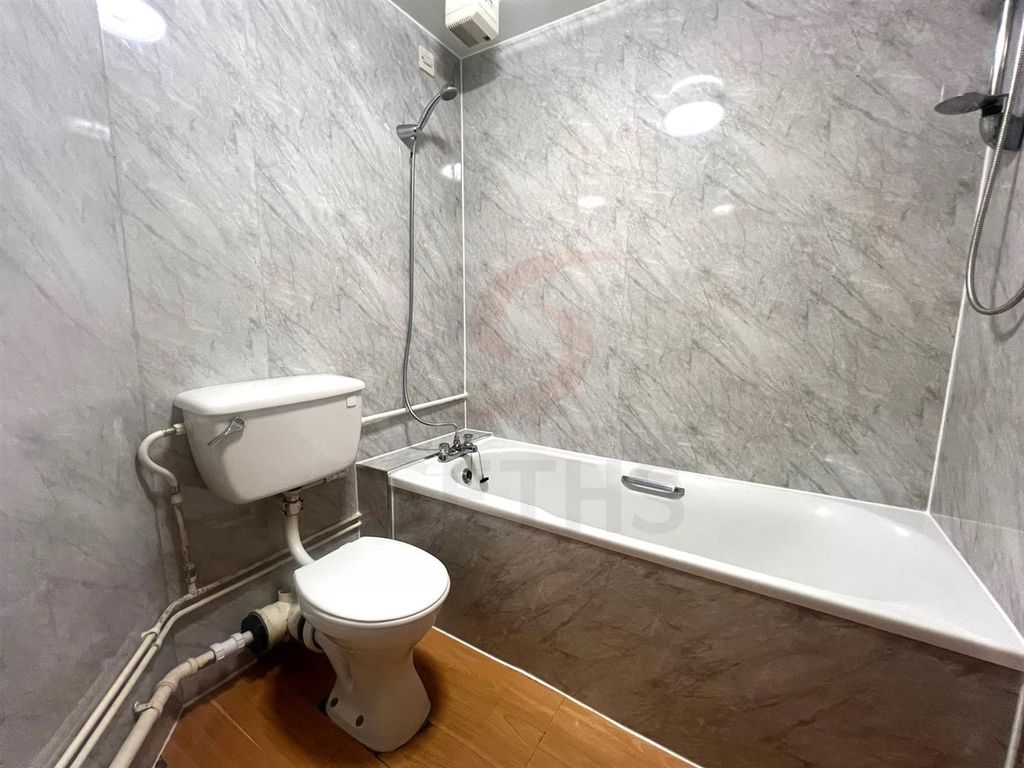 Property photo 3 of 5 Bathroom