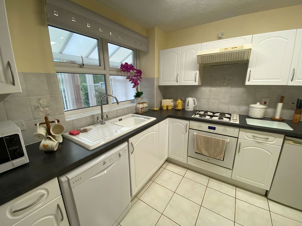 Property photo 2 of 21