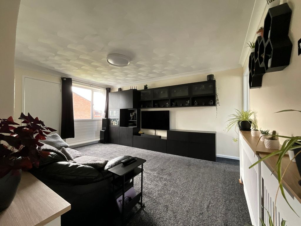 Property photo 2 of 13 4470153