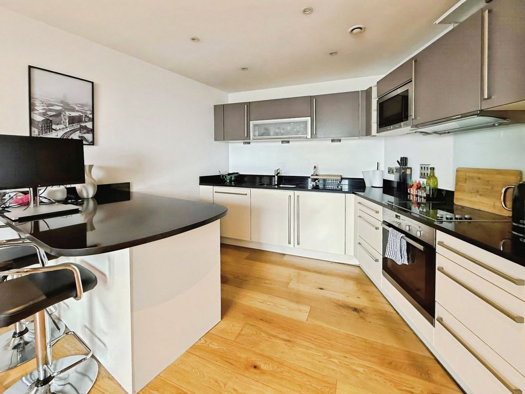 Property photo 2 of 9 Picture No. 31