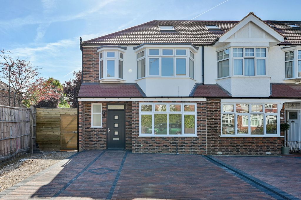 Property photo 1 of 12