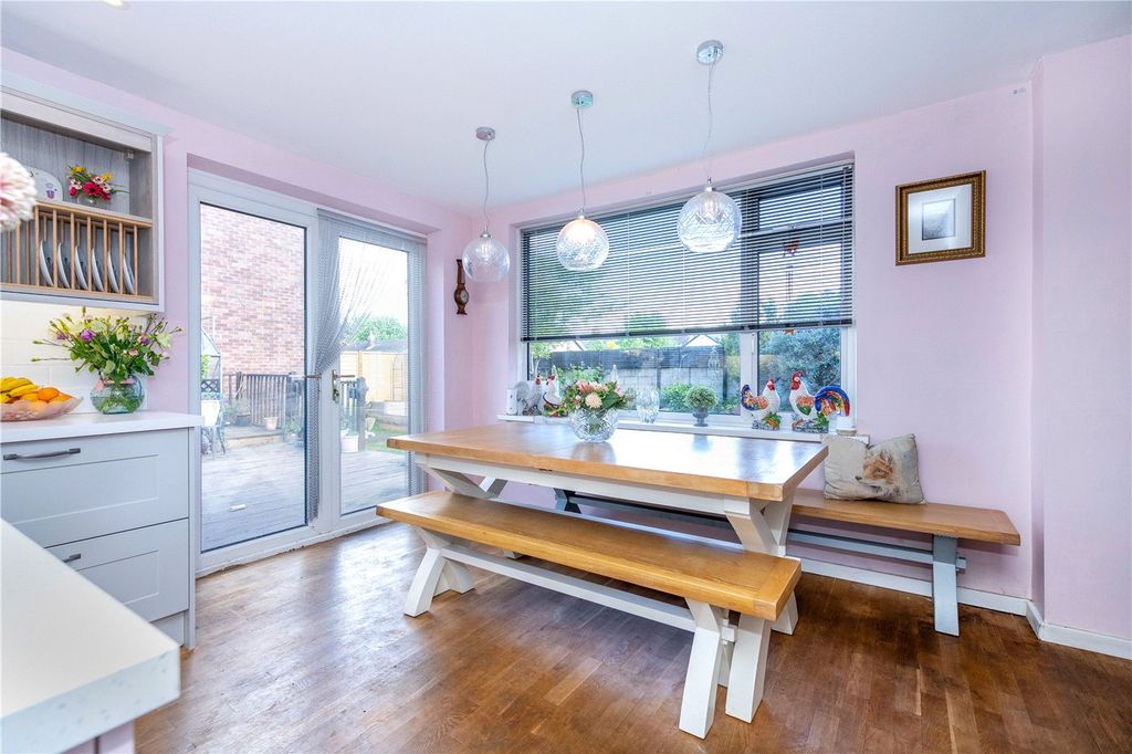 Property photo 3 of 16 Picture No. 10