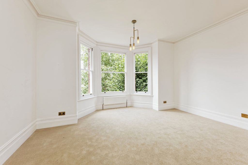 Property photo 2 of 16 Pbox-Img.Jpg