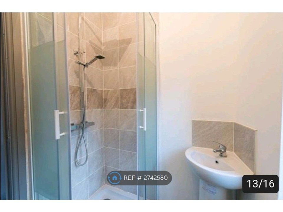 Property photo 2 of 6 Shower