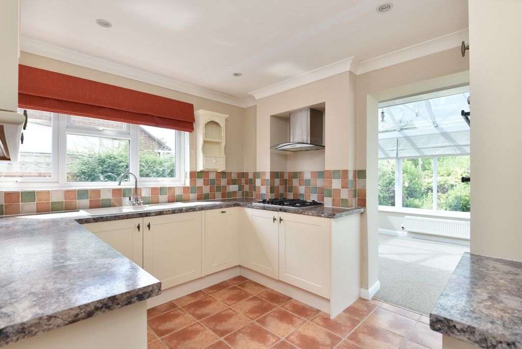 Property photo 2 of 20 3536026
