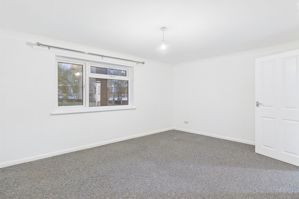 Property photo 3 of 9 Living Room